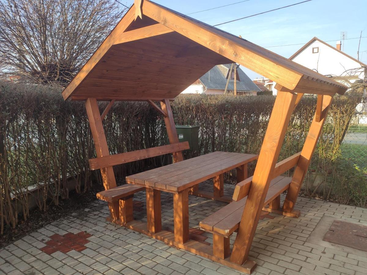Ferienwohnung Royal De Lux Hajdúszoboszló Exterior foto